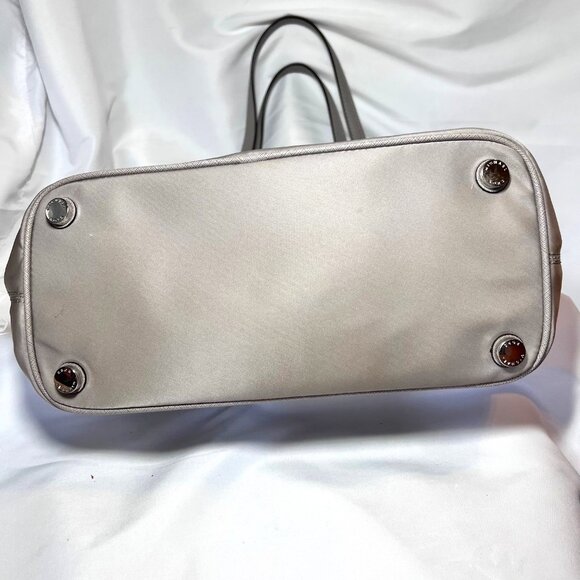 Michael Kors Jet Set Nylon Large Tote/Satchel/Shoulder Purse-Light Gray-Adjust - Picture 11 of 16